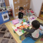 ゆったり・じっくり遊べるごっこ遊びコーナー。